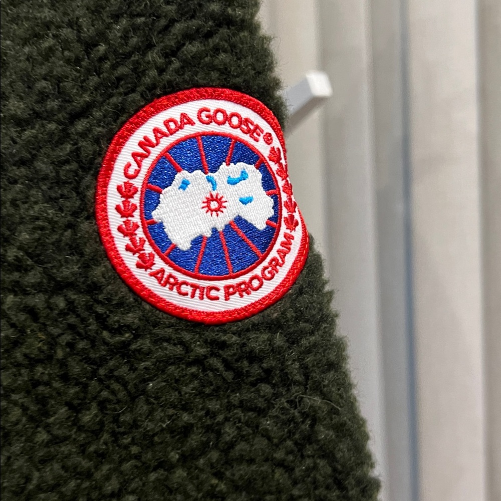 Canada Goose Olive Green Sherpa Performance Jacket with Black Trim - Picture 3 of 11
